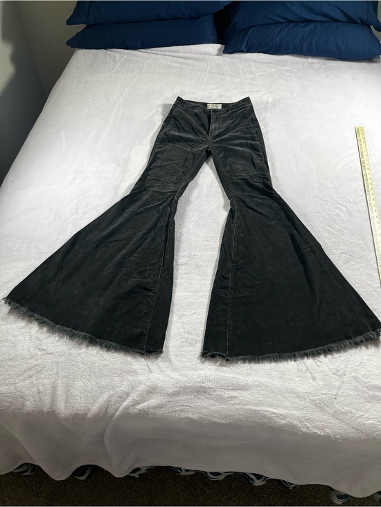 We The Free Pants - We The Free Women’s Raw Hem Corduroy Bell Bottoms Size 25 Light Black/Dark Gray
